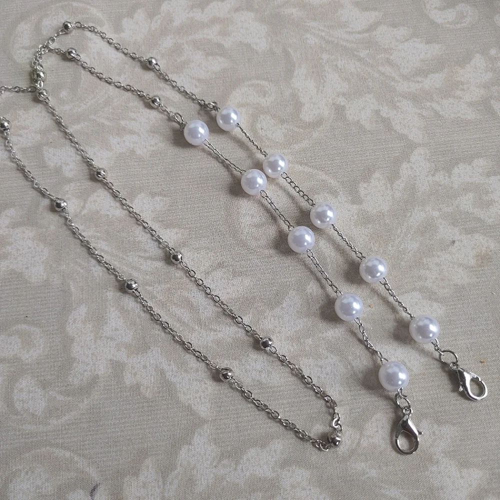 Silver with Pearls Mask / Glasses Chain Lany…